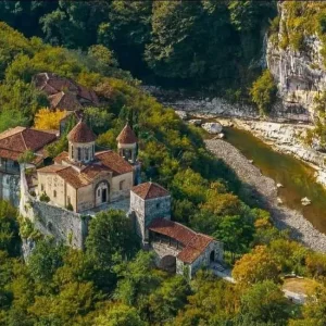 Motsameta - Sacred Cliffs & Hidden Rivers